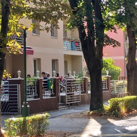 Hotel Pávai Hajdúszoboszló Esterno foto