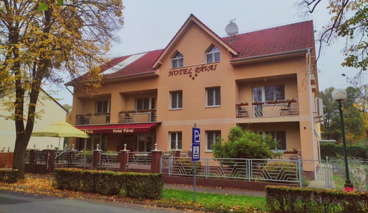 Hotel Pávai Hajdúszoboszló Esterno foto
