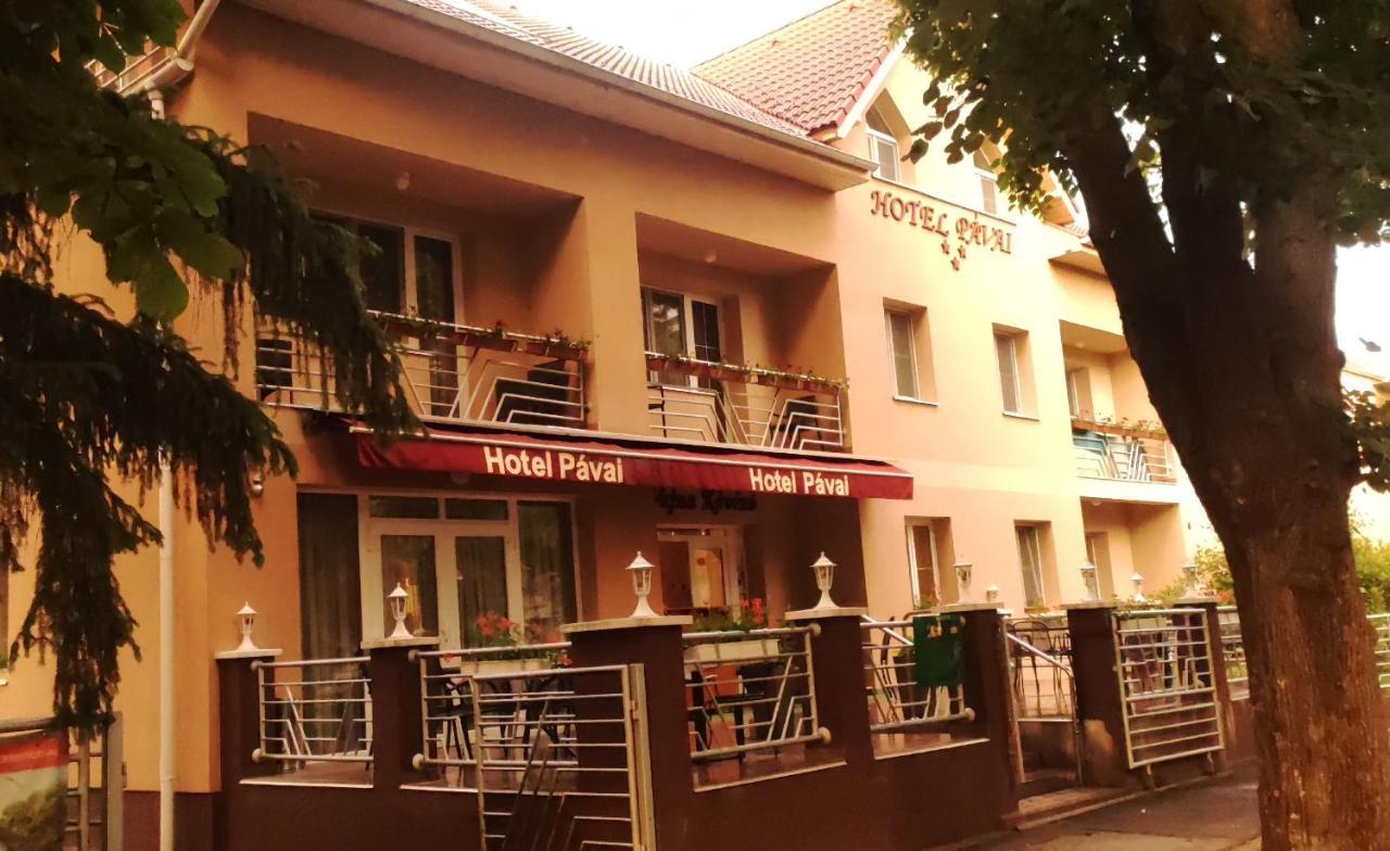 Hotel Pávai Hajdúszoboszló Esterno foto