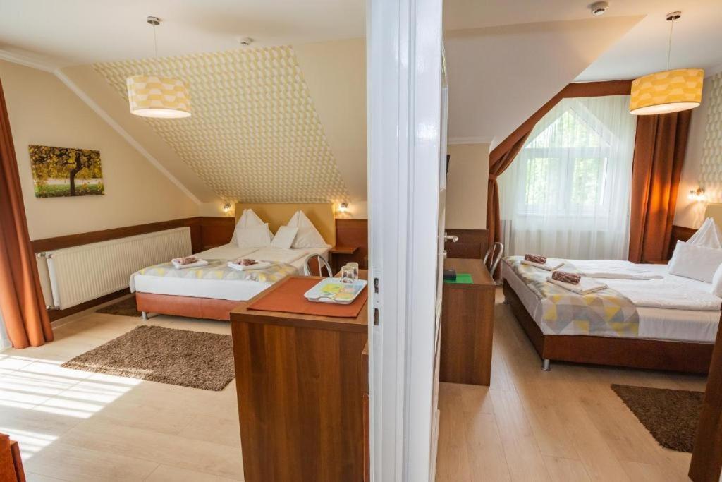 Hotel Pávai Hajdúszoboszló Esterno foto