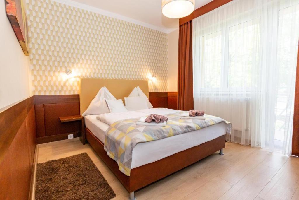 Hotel Pávai Hajdúszoboszló Esterno foto