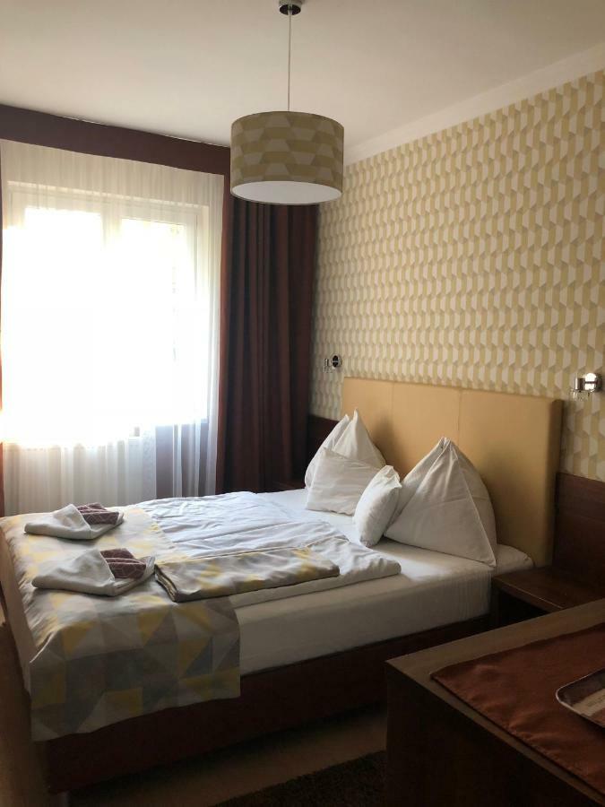 Hotel Pávai Hajdúszoboszló Esterno foto