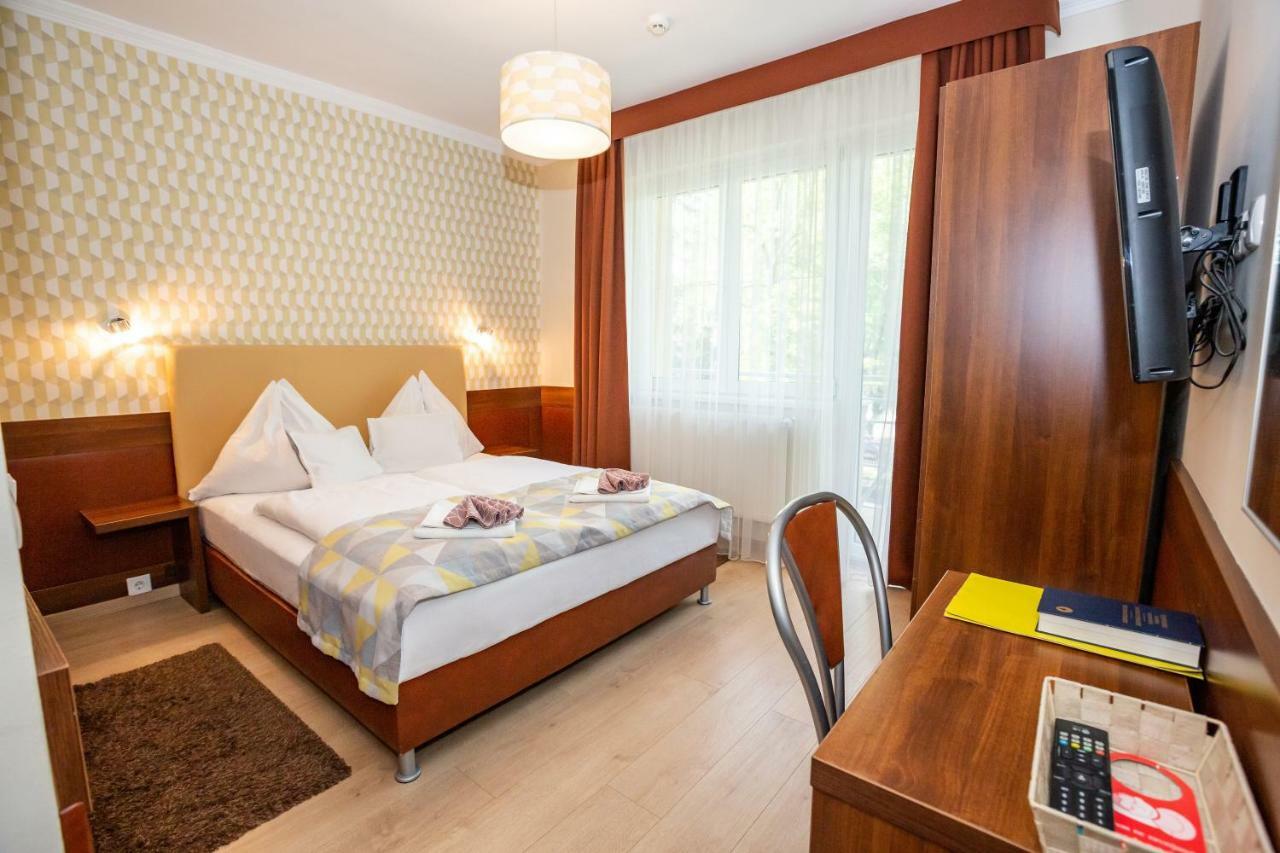 Hotel Pávai Hajdúszoboszló Esterno foto