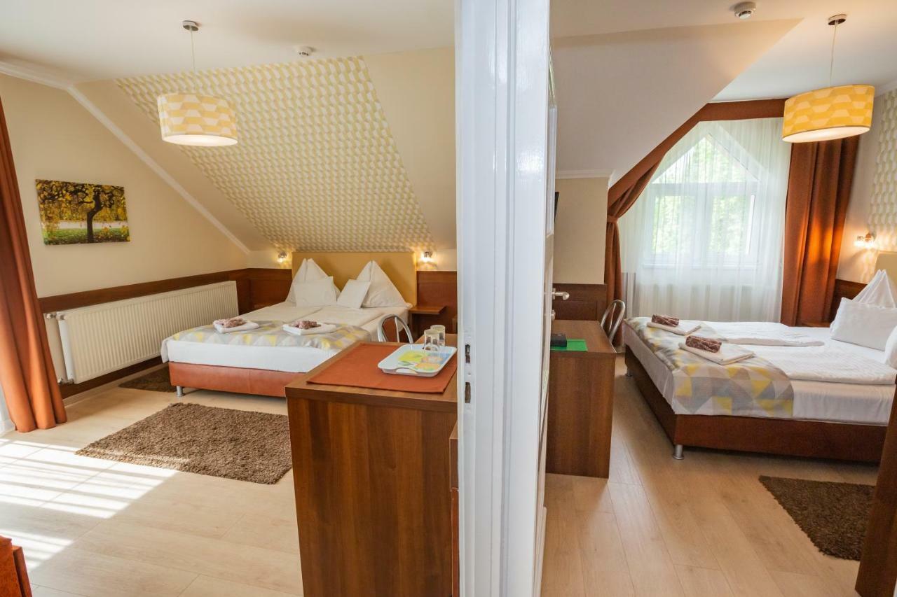 Hotel Pávai Hajdúszoboszló Esterno foto